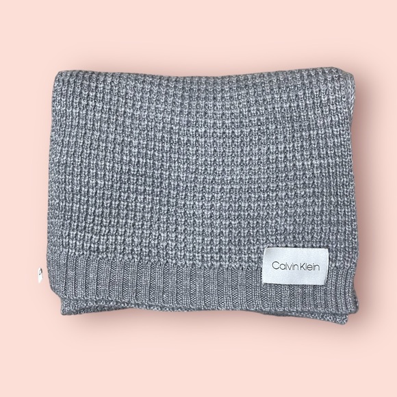 Calvin Klein Knit Scarf - Picture 3 of 9